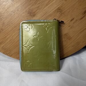 LOUIS VUITTON Monogram Vernis Bloom Wallet Green M91015 LV Authentic
